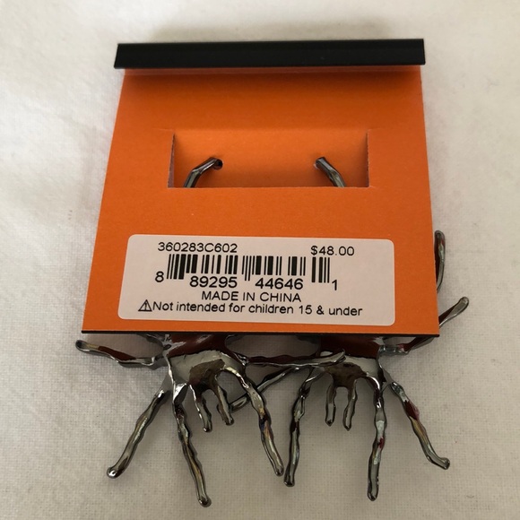 Betsey Johnson Hematite Tone Glampire Spider Drop Earrings Crystal Accents NWT - Picture 10 of 14